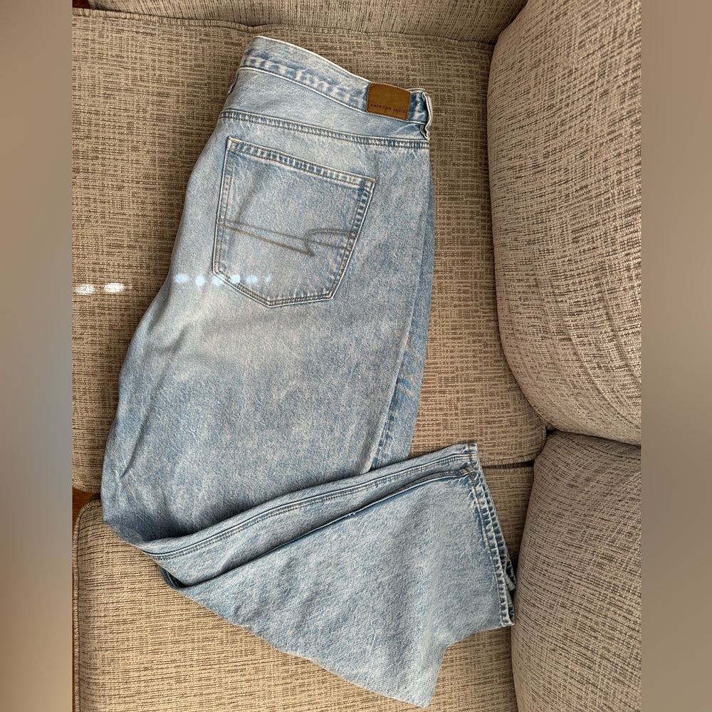 American Eagle - Women’s Mom Jeans Distressed Jeans - Size 20 - Light Blue Wash